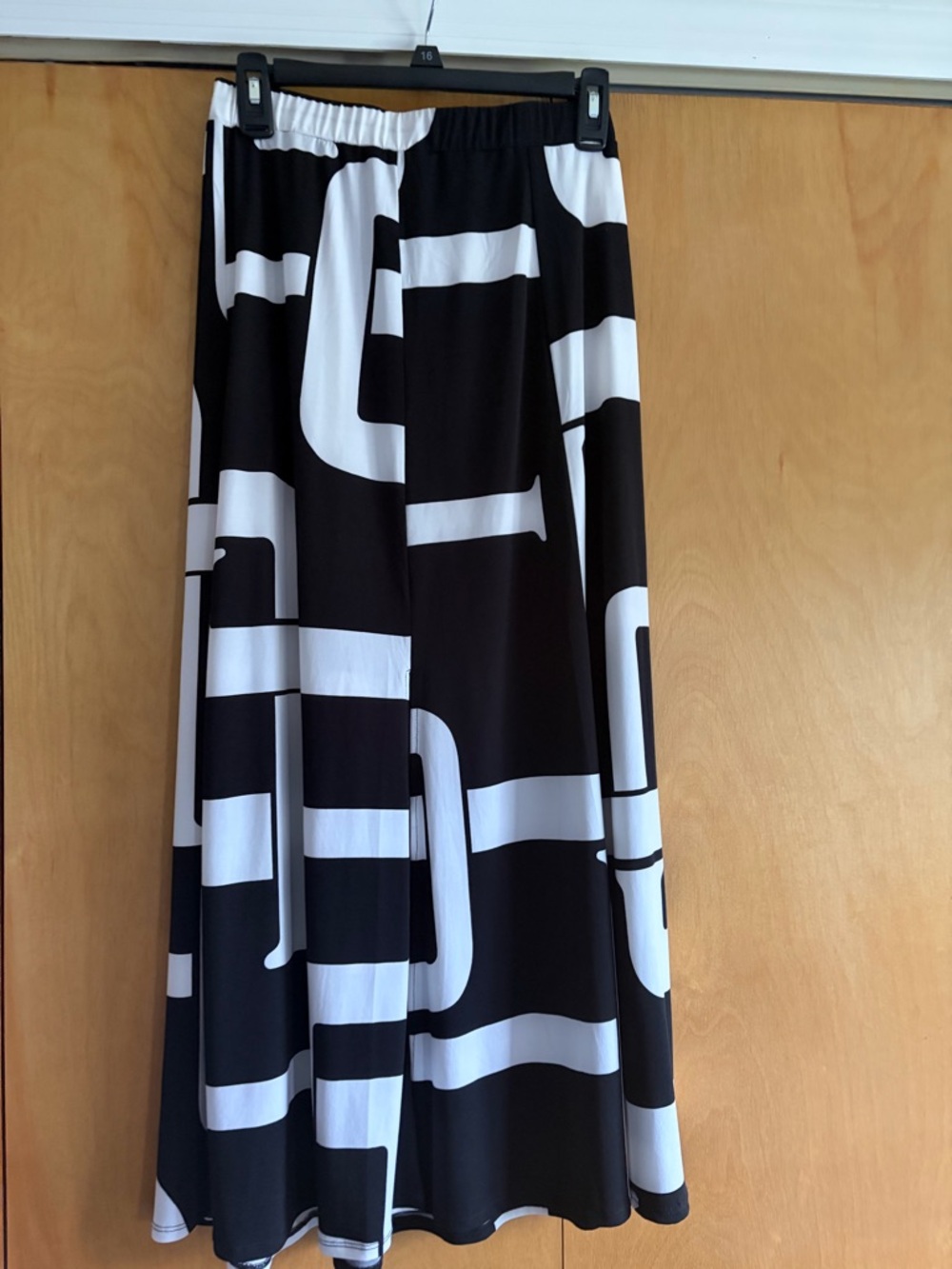 Susan Graver Black and White Graphic A-Line Maxi Skirt